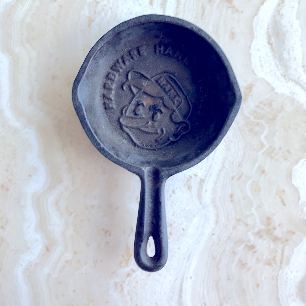 MINIATURE VINTAGE “HARDWARE HANK” STORE …. FRY PAN